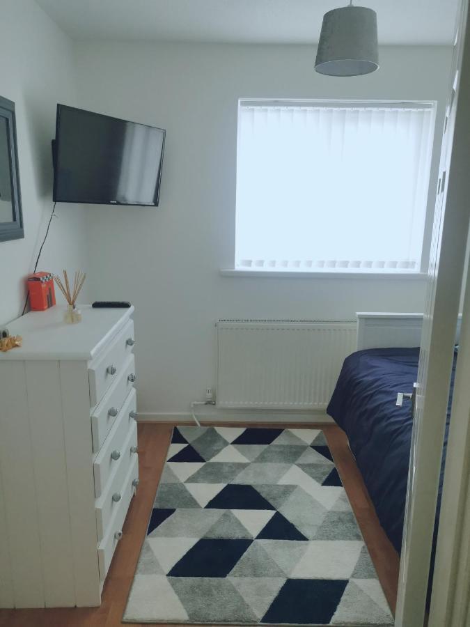 Room In A Friendly Home In A Quite Neighborhood Of Cardiff Exterior photo